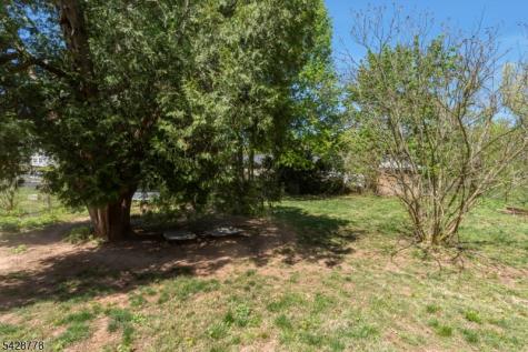 246 4TH Street Dunellen NJ 08812