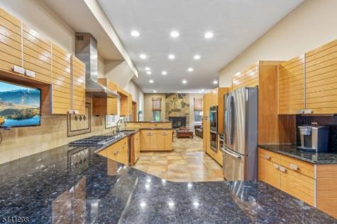 28 Tammy Hill Trail Randolph NJ 07869