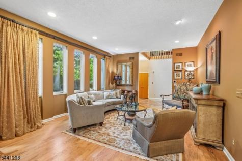 28 Tammy Hill Trail Randolph NJ 07869