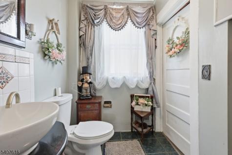 871 Colonia Road Elizabeth NJ 07208