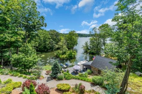 29 Air Castle Isle Hopatcong NJ 07821