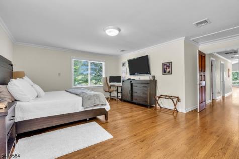 29 Air Castle Isle Hopatcong NJ 07821