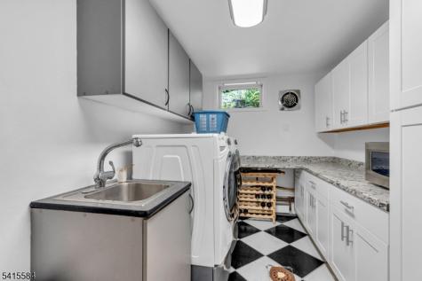 29 Air Castle Isle Hopatcong NJ 07821