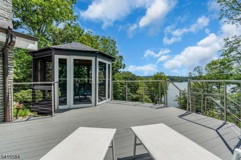 29 Air Castle Isle Hopatcong NJ 07821