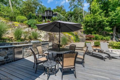 29 Air Castle Isle Hopatcong NJ 07821