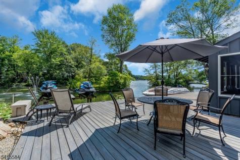 29 Air Castle Isle Hopatcong NJ 07821