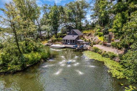 29 Air Castle Isle Hopatcong NJ 07821