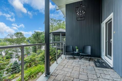 29 Air Castle Isle Hopatcong NJ 07821