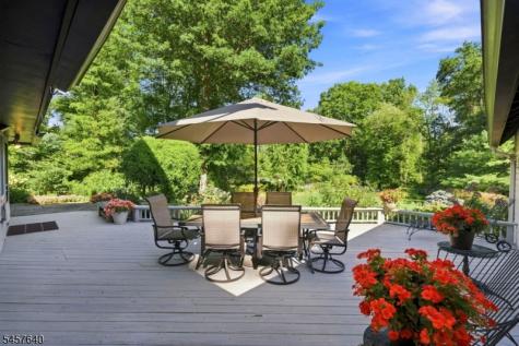 343 Sunset Road Pequannock NJ 07444