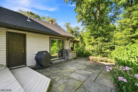 343 Sunset Road Pequannock NJ 07444