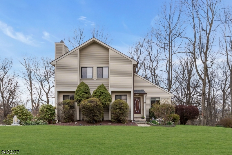48 Blossom Road Hampton NJ 08827