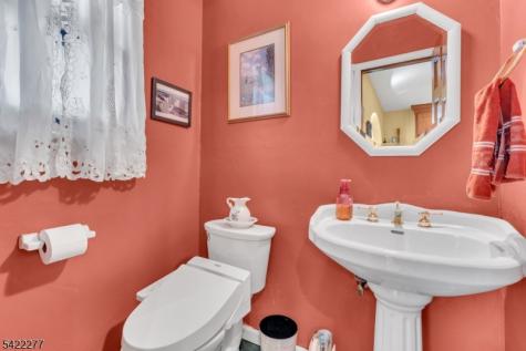 48 Blossom Road Hampton NJ 08827