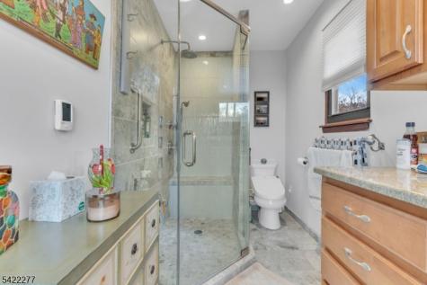 48 Blossom Road Hampton NJ 08827