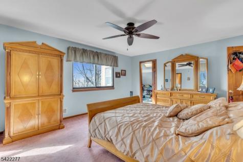 48 Blossom Road Hampton NJ 08827