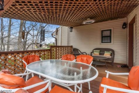 48 Blossom Road Hampton NJ 08827