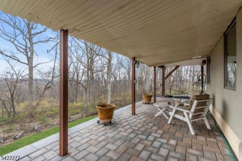 48 Blossom Road Hampton NJ 08827