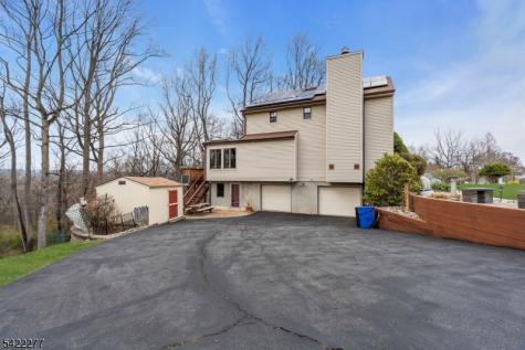 48 Blossom Road Hampton NJ 08827