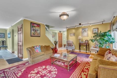 48 Blossom Road Hampton NJ 08827