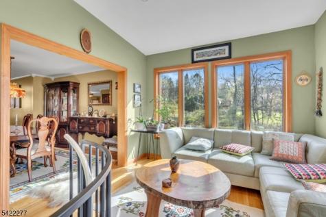 48 Blossom Road Hampton NJ 08827
