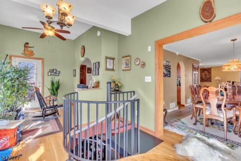 48 Blossom Road Hampton NJ 08827