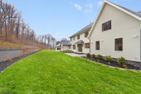 10 Twin Brooks Court Warren NJ 07059