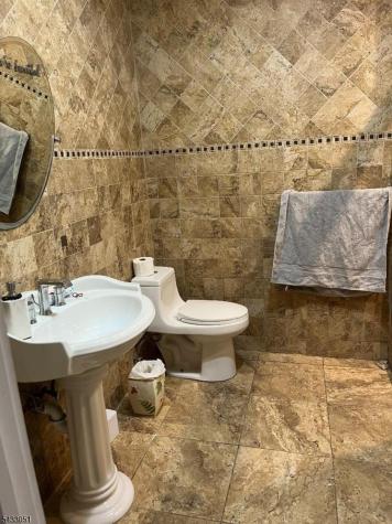 19 Violet Trail Lafayette NJ 07848