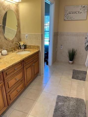 19 Violet Trail Lafayette NJ 07848