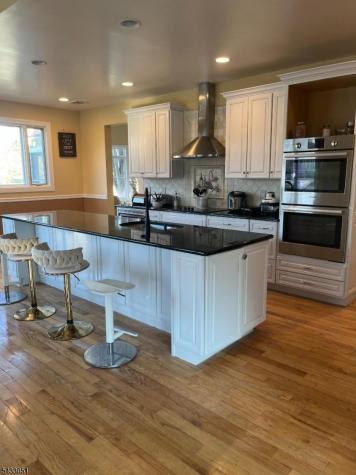 19 Violet Trail Lafayette NJ 07848
