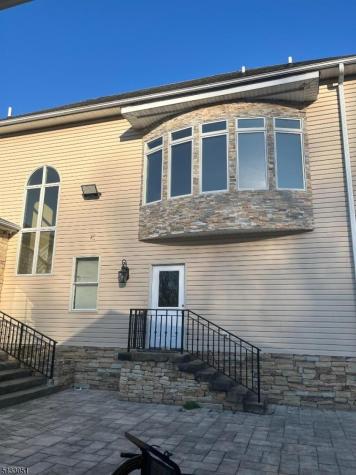 19 Violet Trail Lafayette NJ 07848