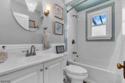 177 Navesink River Road Middletown NJ 07701
