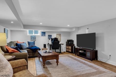 177 Navesink River Road Middletown NJ 07701