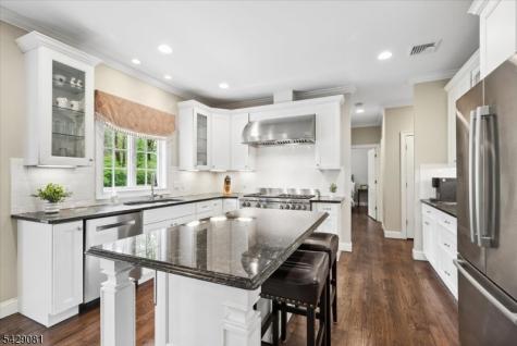 8 Forest Drive Mendham NJ 07945