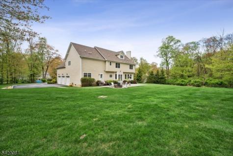 8 Forest Drive Mendham NJ 07945