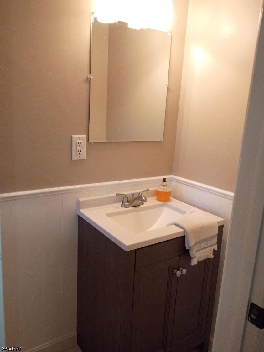 4 Adams Drive Ogdensburg NJ 07439