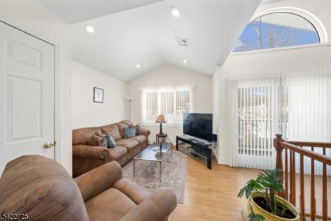 932 Beatrice Parkway Edison NJ 08820