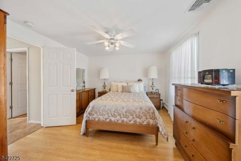 932 Beatrice Parkway Edison NJ 08820