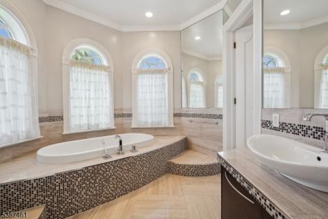50 Laura Drive Cedar Grove NJ 07009