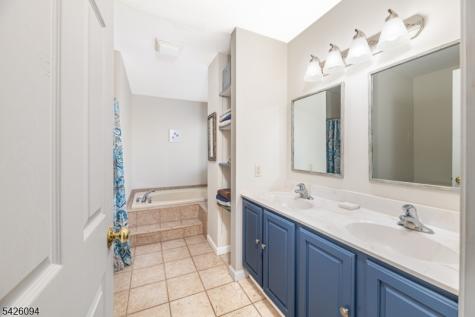 42 Mordaunt Road Vernon NJ 07462