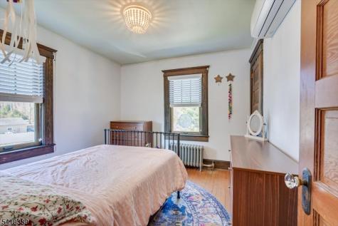 302 Mountainview Terrace Dunellen NJ 08812