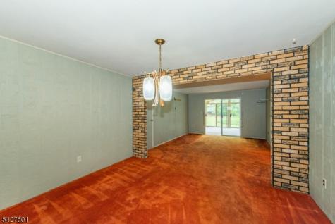 16 E Circuit Drive Roxbury NJ 07876
