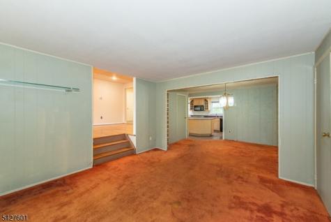 16 E Circuit Drive Roxbury NJ 07876