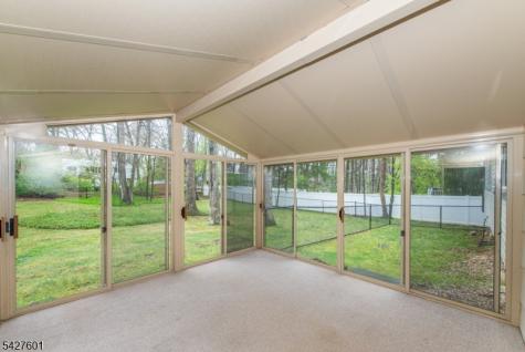 16 E Circuit Drive Roxbury NJ 07876