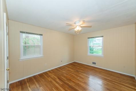 16 E Circuit Drive Roxbury NJ 07876