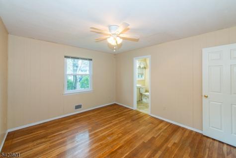 16 E Circuit Drive Roxbury NJ 07876