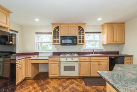 16 E Circuit Drive Roxbury NJ 07876