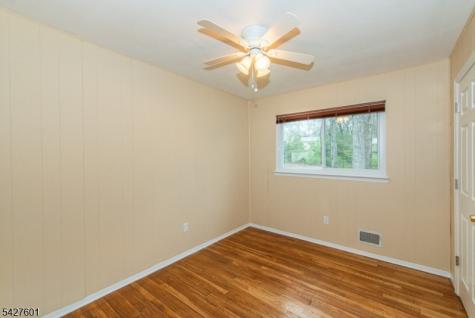16 E Circuit Drive Roxbury NJ 07876