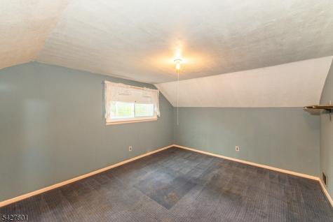 16 E Circuit Drive Roxbury NJ 07876