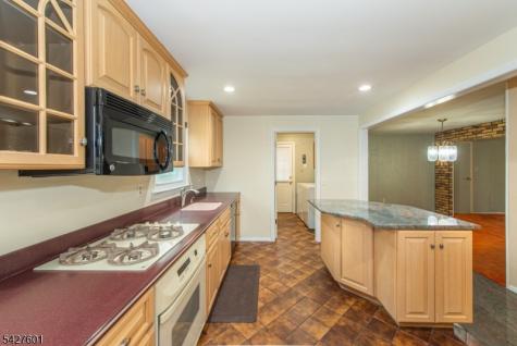 16 E Circuit Drive Roxbury NJ 07876