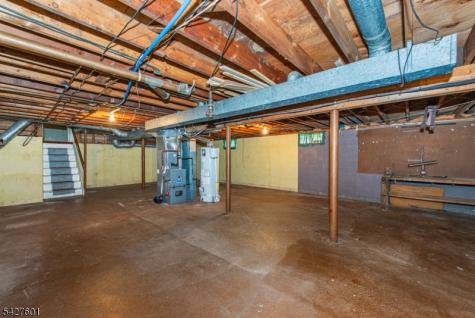 16 E Circuit Drive Roxbury NJ 07876