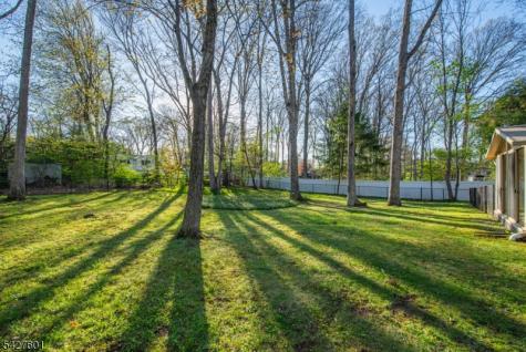 16 E Circuit Drive Roxbury NJ 07876